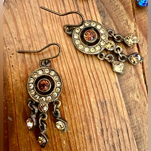 Vintage 2 pair Blue & Gold crystal fancy Dangle Earrings very pretty & detailed - Picture 2 of 3